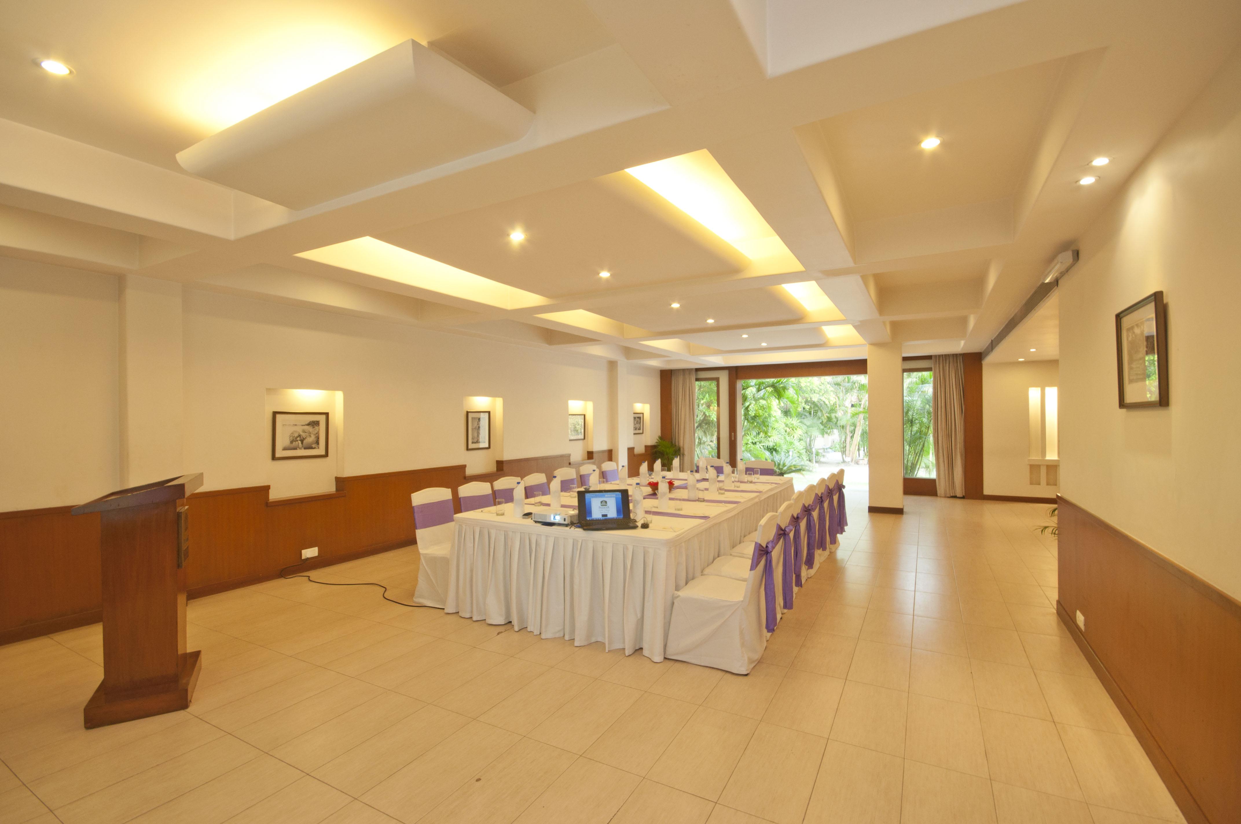 Vedic Village Spa Resort Калькутта Экстерьер фото