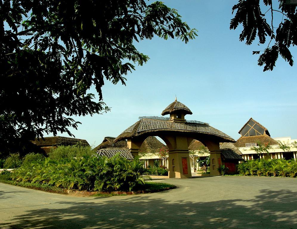 Vedic Village Spa Resort Калькутта Экстерьер фото