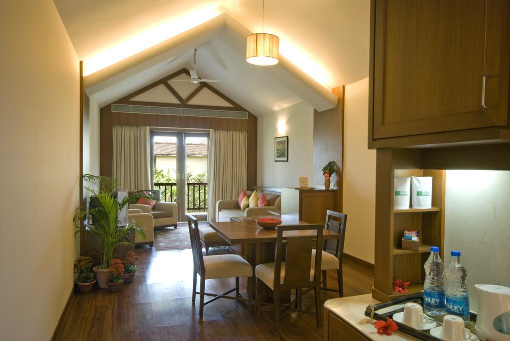 Vedic Village Spa Resort Калькутта Экстерьер фото